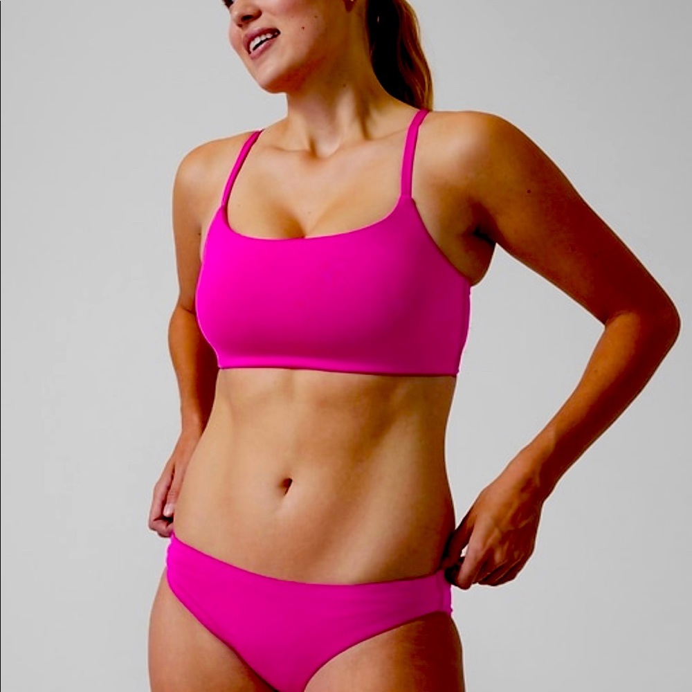 NWT Athleta Scoop Bikini Top D/ DD